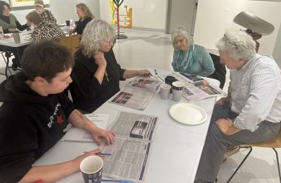 This focus group in Bellingham, Washington, examines newspapers popular among young readers in Tennessee, Florida and New York to determine what their newspaper might learn from each of these papers. This focus group in Bellingham, Washington, examines newspapers popular among young readers in Tennessee, Florida and New York to determine what their newspaper might learn from each of these papers.