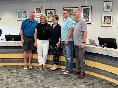 Sue Orsen (center) takes a picture with four of the five Victoria City Council members after Mayor Deb McMillan read a proclamation recognizing her and the Victoria Gazette. (Sue Orsen) Sue Orsen (center) takes a picture with four of the five Victoria City Council members after Mayor Deb McMillan read a proclamation recognizing her and the Victoria Gazette. (Sue Orsen)